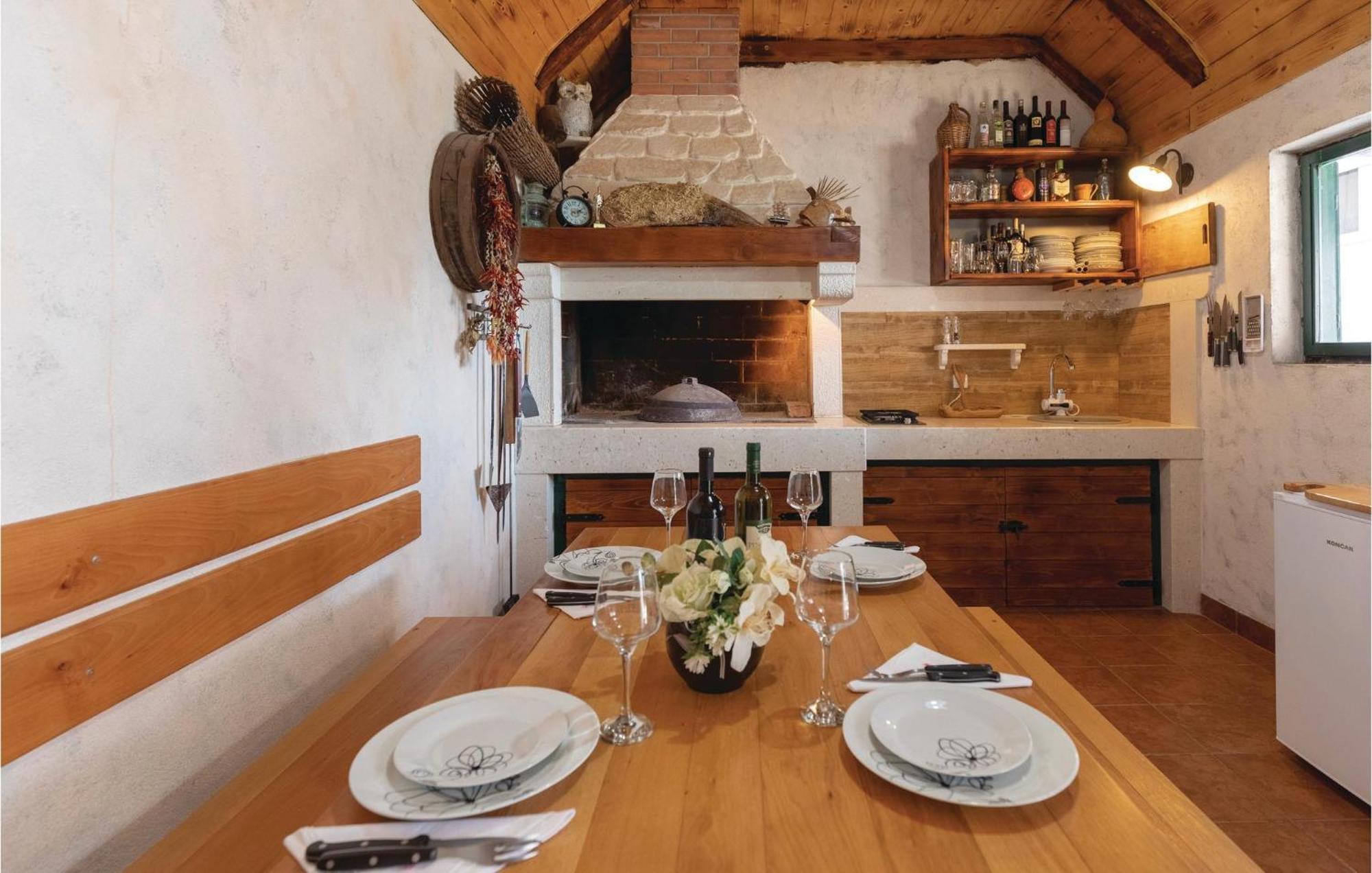 Nice Apartment In Blace With Wifi 외부 사진